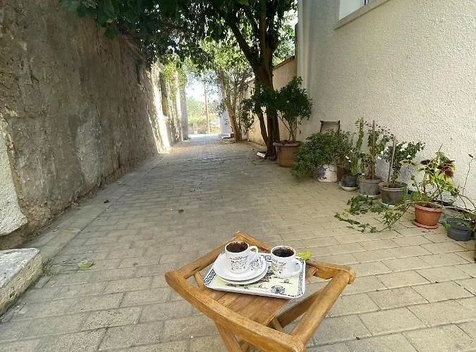 Semesterbostad Grandmother's House Famagusta (Northern Cyprus)